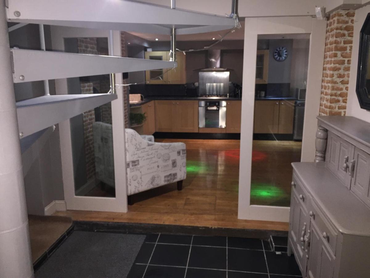 Large 2-Bed House Derbyshire Off Chatsworth Rd تشيسترفيلد المظهر الخارجي الصورة